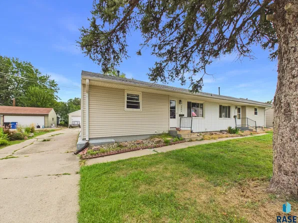 2604 S Norton Ave, Sioux Falls, SD 57105
