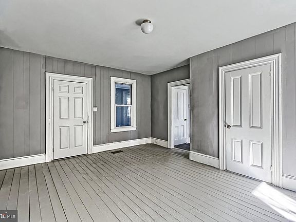 3rd image of 78 Walnut St
