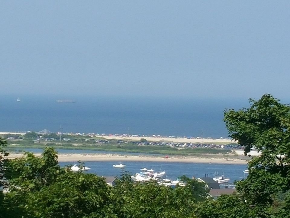 2nd image of 14 Bay St