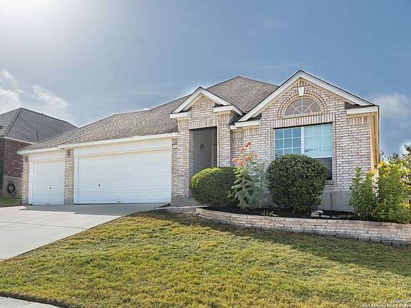 2nd image of 1010 TUMBLING OAKS