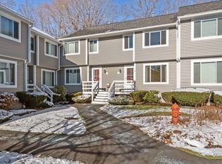 10 Hartshorn Pl, Walpole, MA 02081
