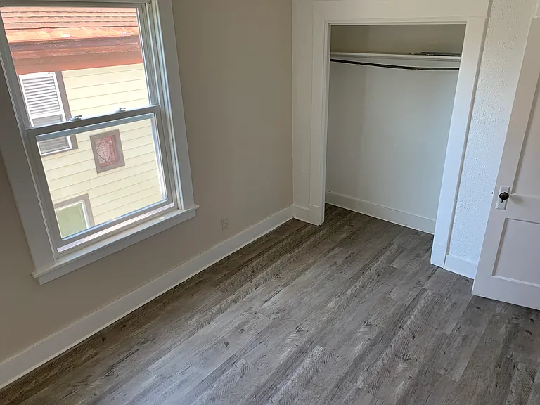 38 Kenyon Ct #40W — Photo 7