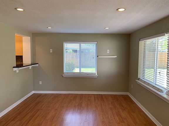 3rd image of 2147 Nottingham Dr