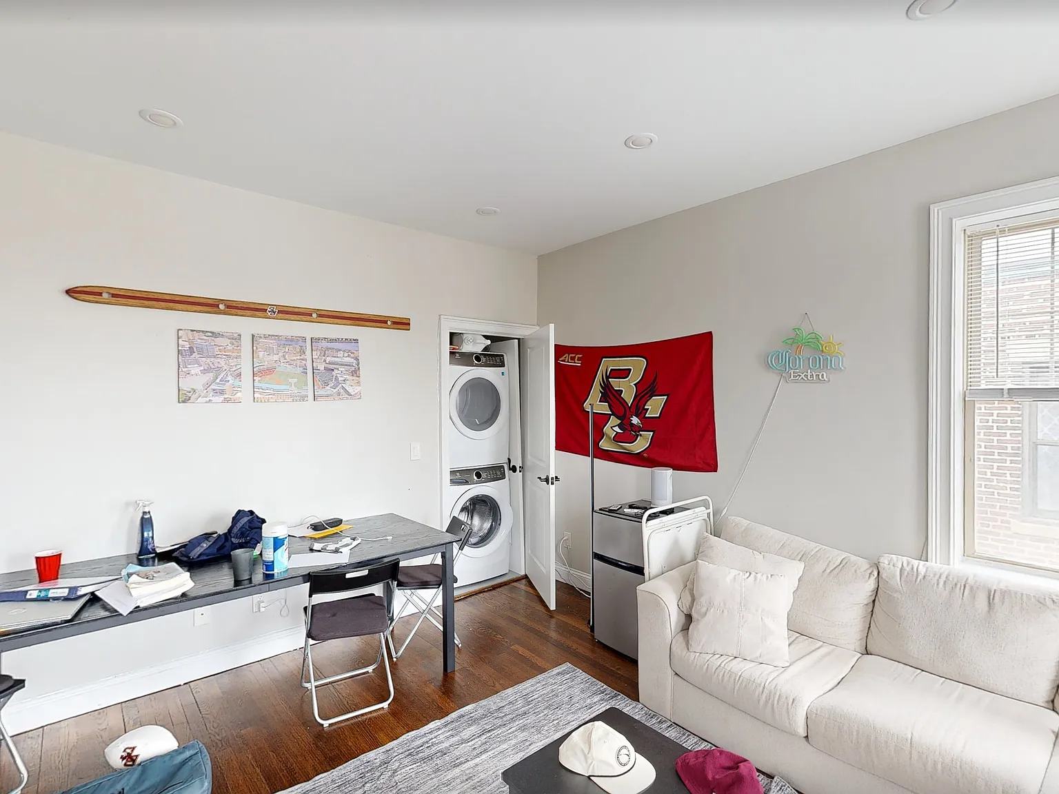 2 bed, 950 sqft, $3,400 — Photo 2