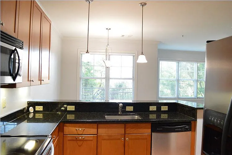 155 E Broad St #307 — Photo 6