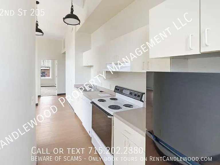 713 E 2nd St #205 — Photo 6