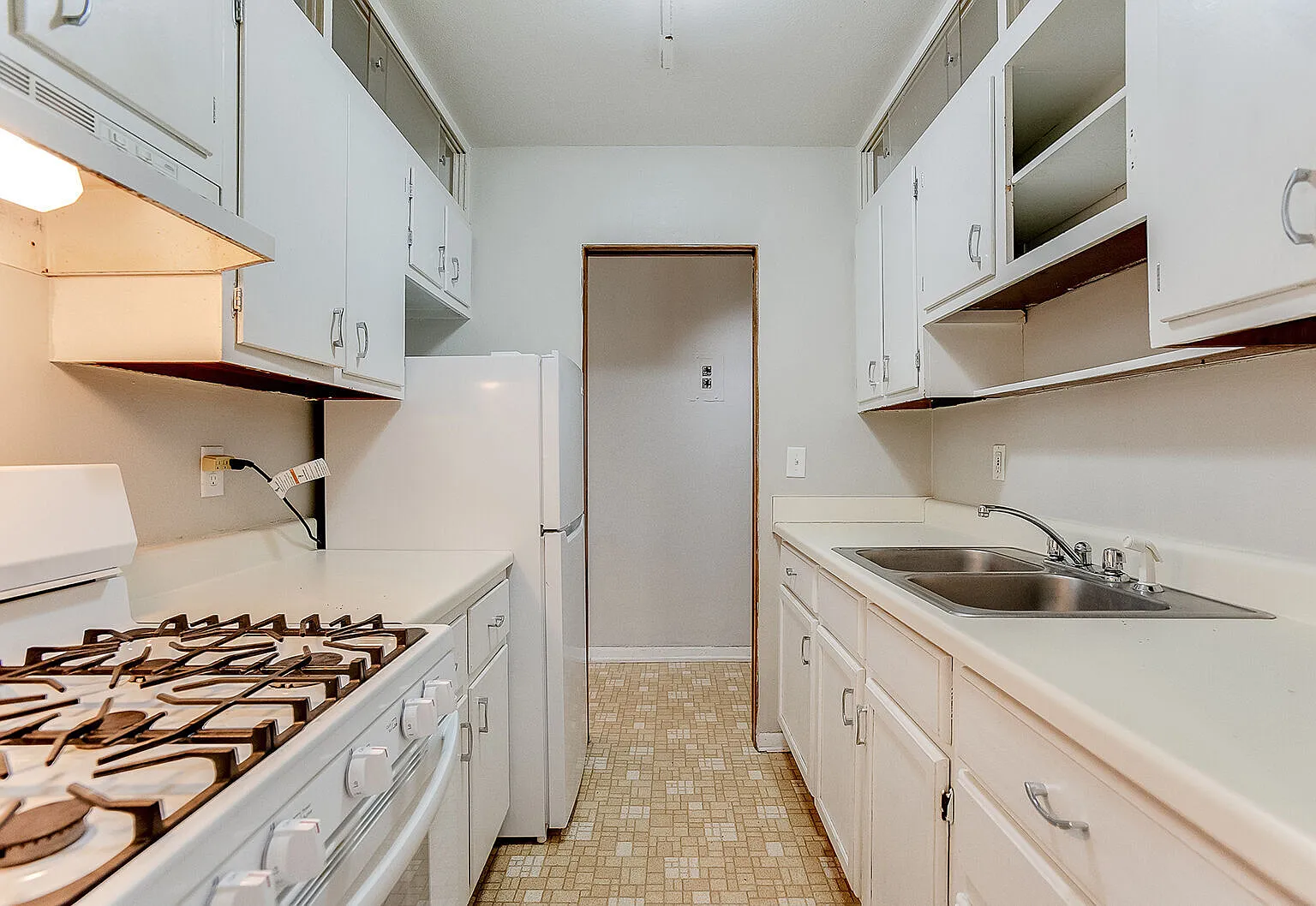 Eat Street Apartments — Photo 2