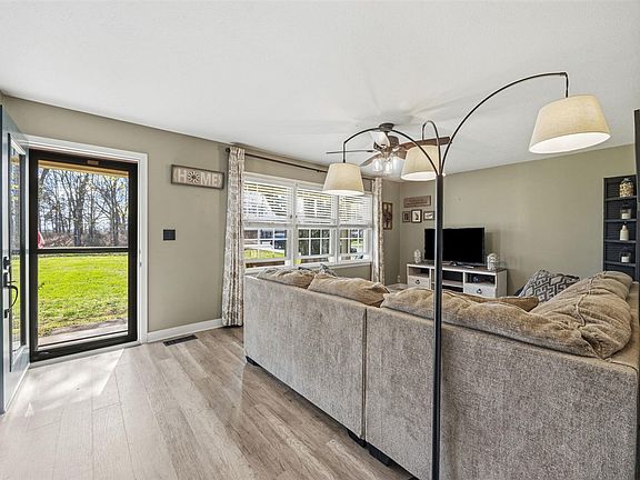 3rd image of 10386 Alvaton Rd