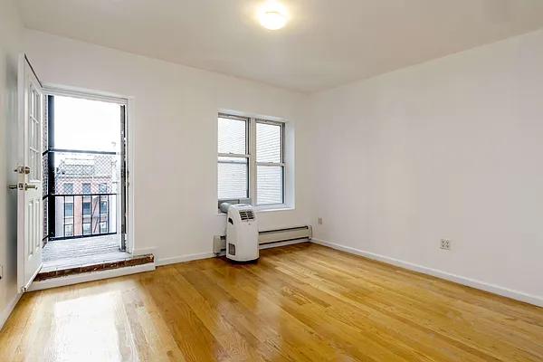 Rented by Compass | media 22