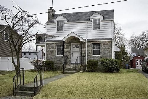 2nd image of 116 Cedar Ave