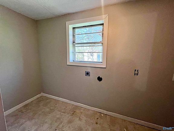 5th image of 3279 Dug Hill Rd