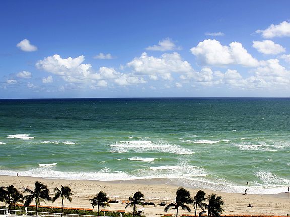 4th image of 19111 Collins Ave APT 906