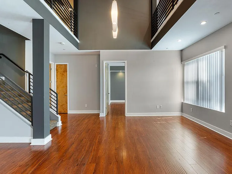 575 Elm Ave #18 — Photo 8