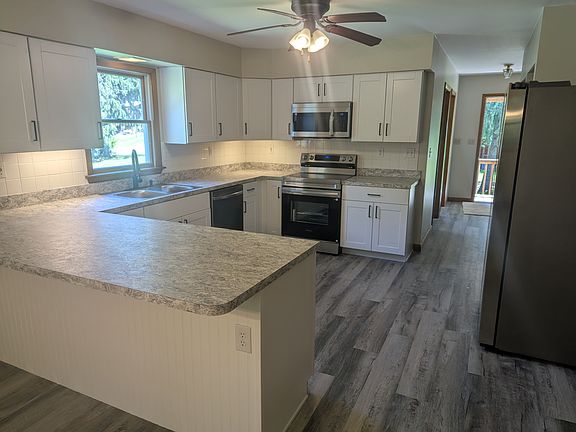 2nd image of 1175 Valley Rd