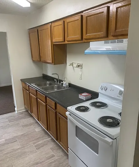 5020 Nottingham Dr — Photo 8