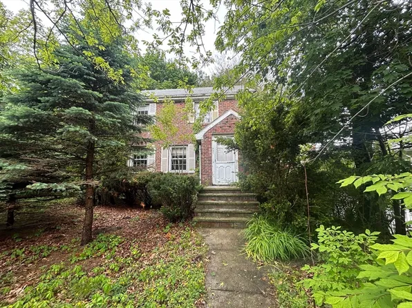 327 Appleton St, Arlington, MA 02476