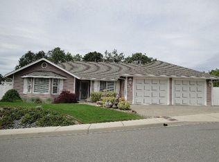 1460 Panoramic Loop, Grants Pass, OR 97527