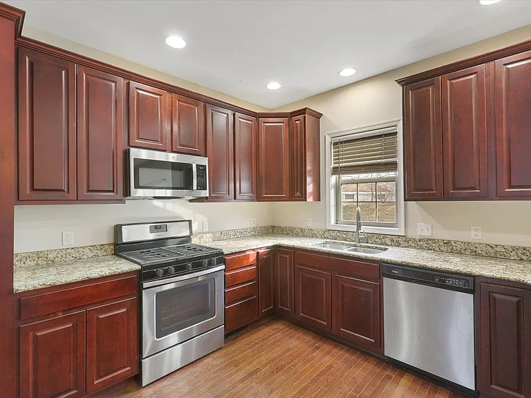 2800 Monticello Ln — Photo 7