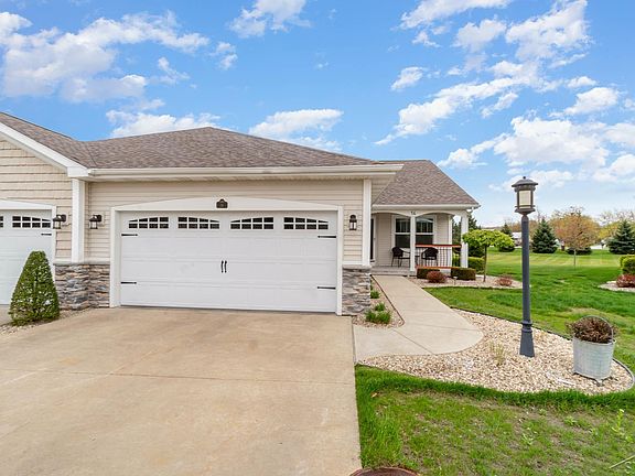 3rd image of 14 Tuscany Cir