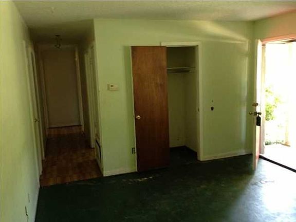 4th image of 348 Petty Dr