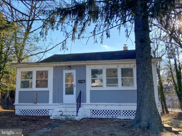 4 Lore Ave, Wilmington, DE 19809