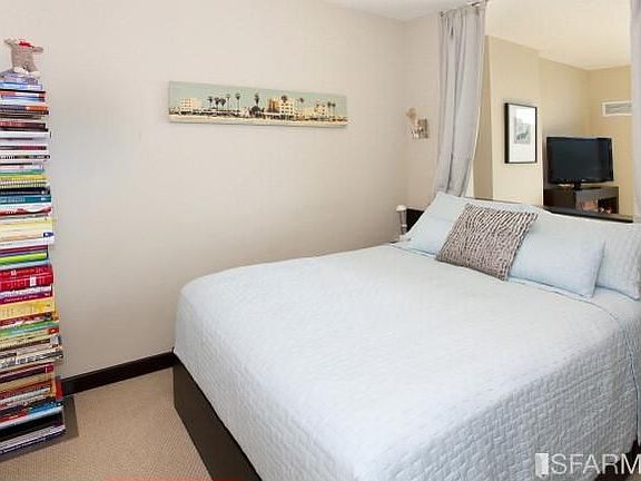 4th image of 170 King St Unit 507