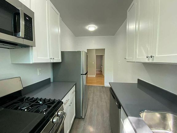 5th image of 80-13 Grenfell St #D21