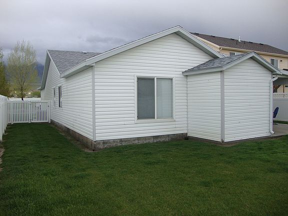4th image of 5509 N Brienne Way
