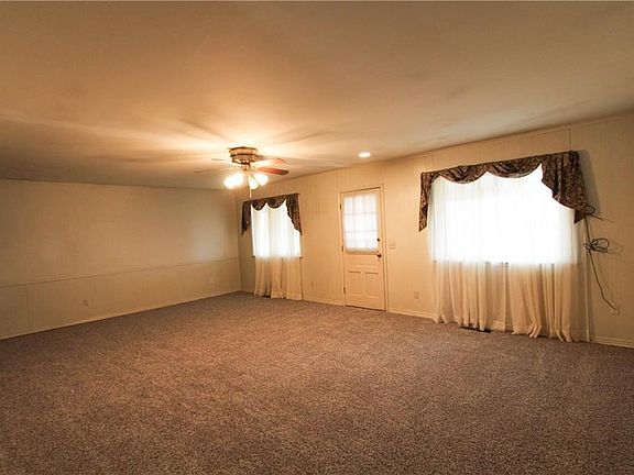 Huge living room with new carpet February 2018.