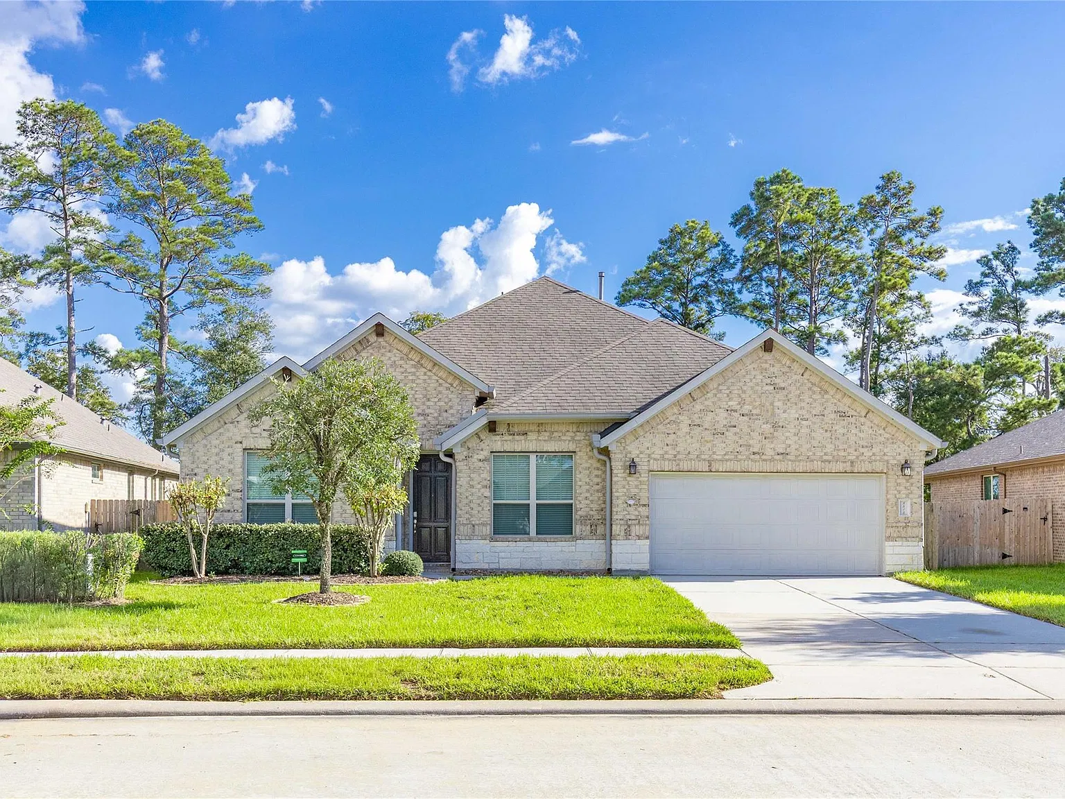 4 bed, 3.0 bath, 2712 sqft, $2,990 — Photo 2