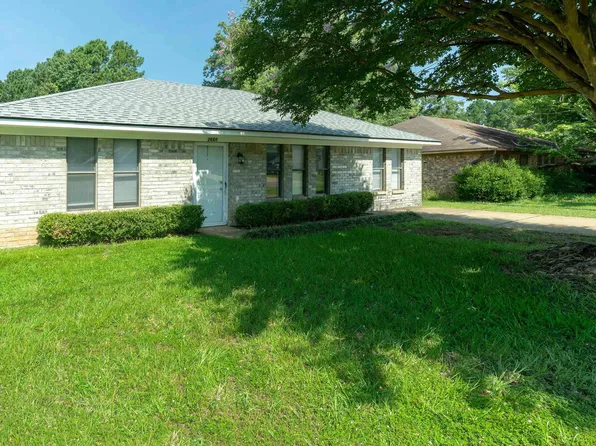 2665 Lori Ln, Longview, TX 75605