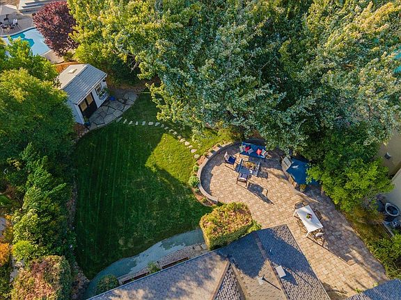 3rd image of 16407 Shady View Ln