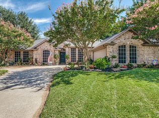 8 Treewood Ct, Mansfield, TX 76063