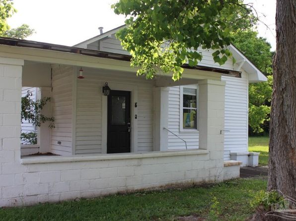 507 Palafox St, Flomaton, AL 36441