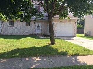 2515 Live Oak Dr, Crest Hill, IL 60403