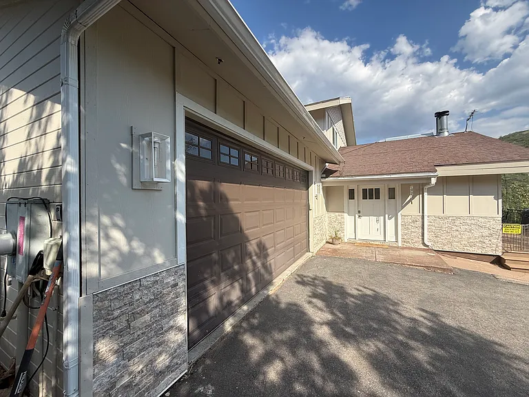 7910 Boothill Dr — Photo 2