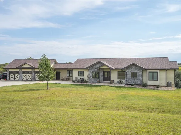 2636 Settlers Trl, Saint Charles, IA 50240