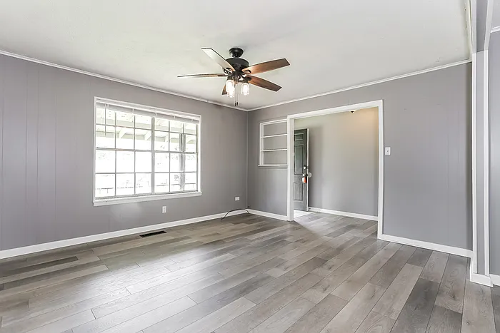 3 bed, 1.5 bath, 1560 sqft, $1,545 — Photo 3