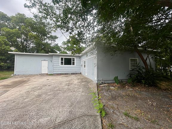 2nd image of 3033 E DETROIT Circle