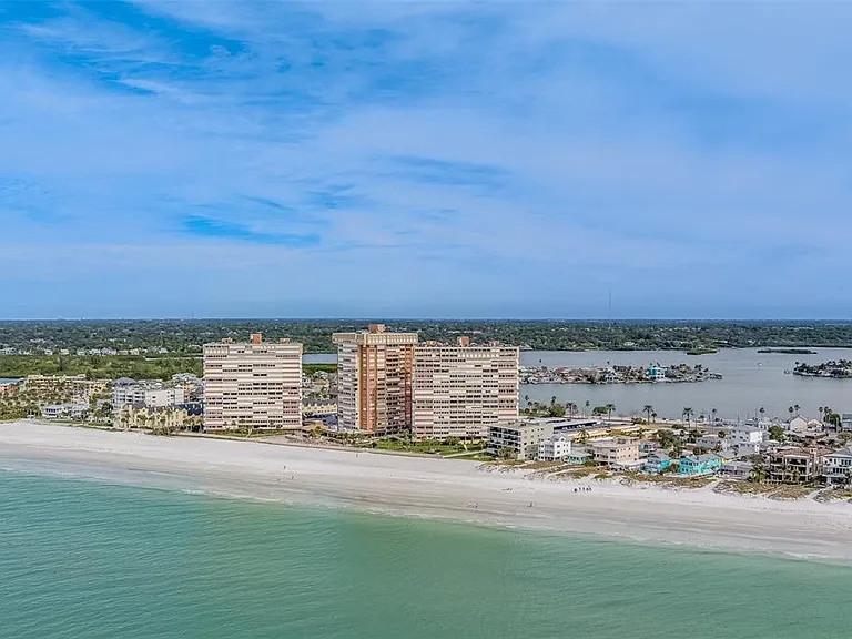 17900 Gulf Blvd #2E — Photo 32