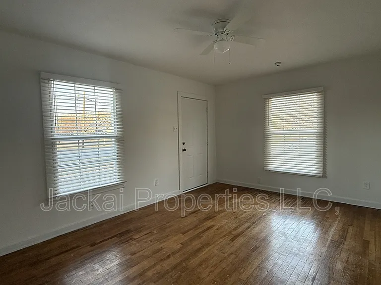 620 N Walnut St — Photo 14