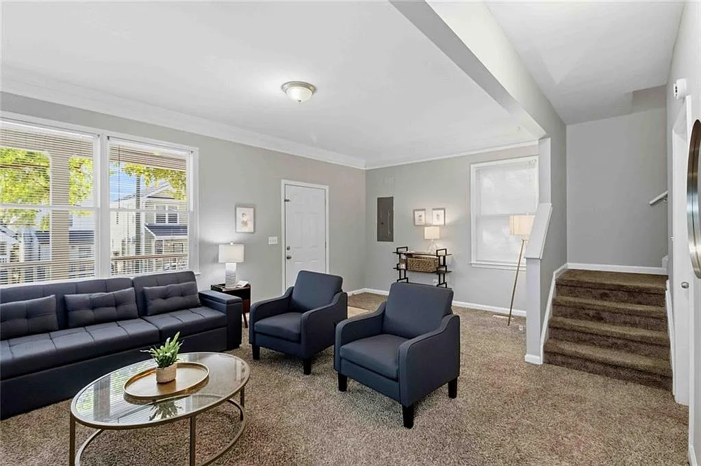 3 bed, 2.5 bath, 1672 sqft, $2,675 — Photo 4