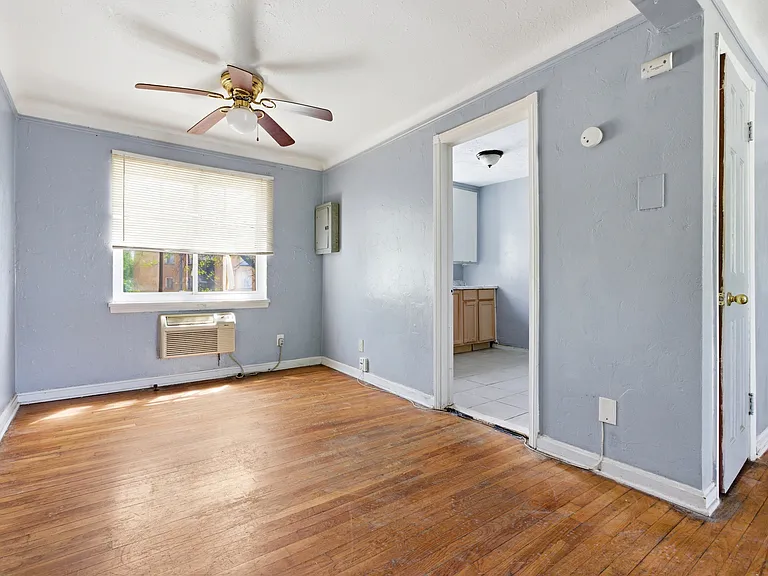 2715 Noble Rd #205 — Photo 4