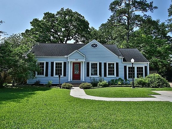 2nd image of 729 Sue Barnett Dr