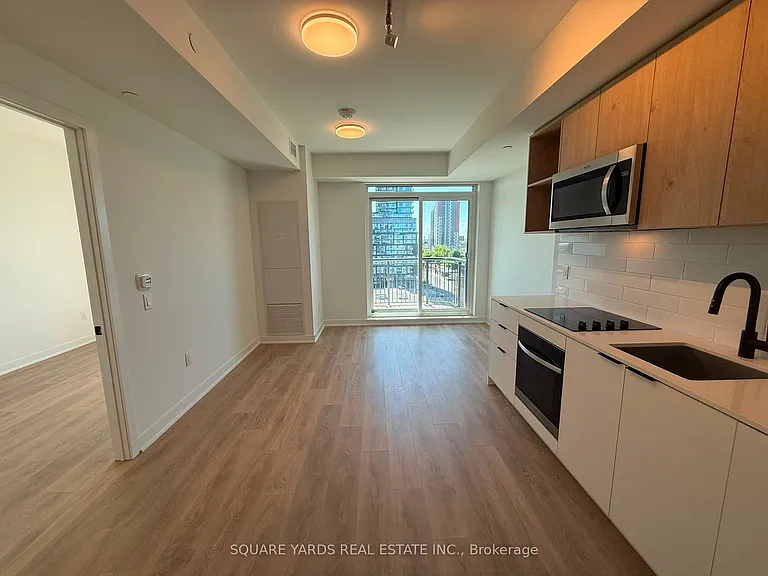 1185 Dupont St #612 — Photo 7