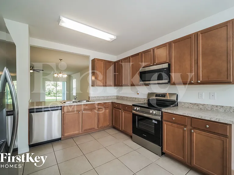604 SW 6th Ave — Photo 8