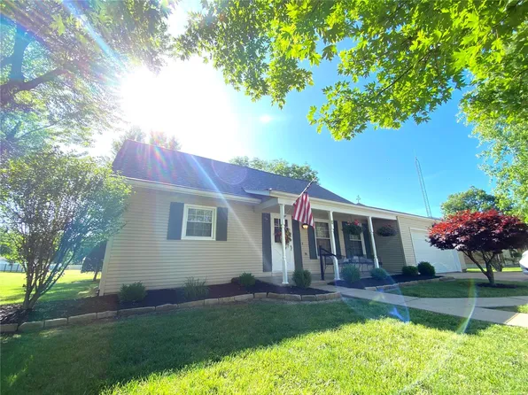 2 Garden Pl, Montgomery City, MO 63361
