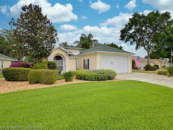 2nd image of 3031 Oakhill Dr