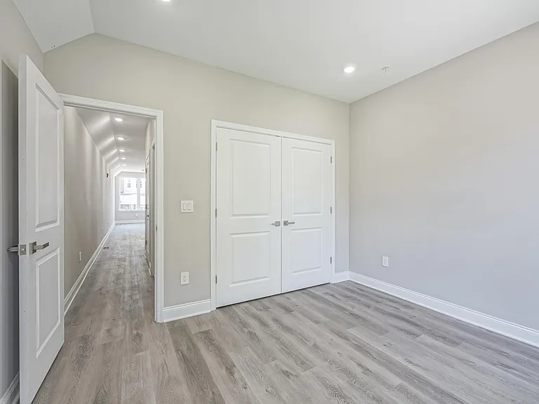 5223 Irving St #1 — Photo 13