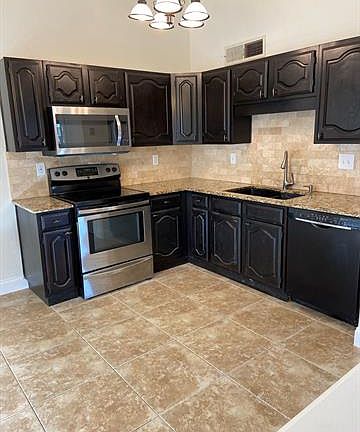 3rd image of 2800 Poplar Ct